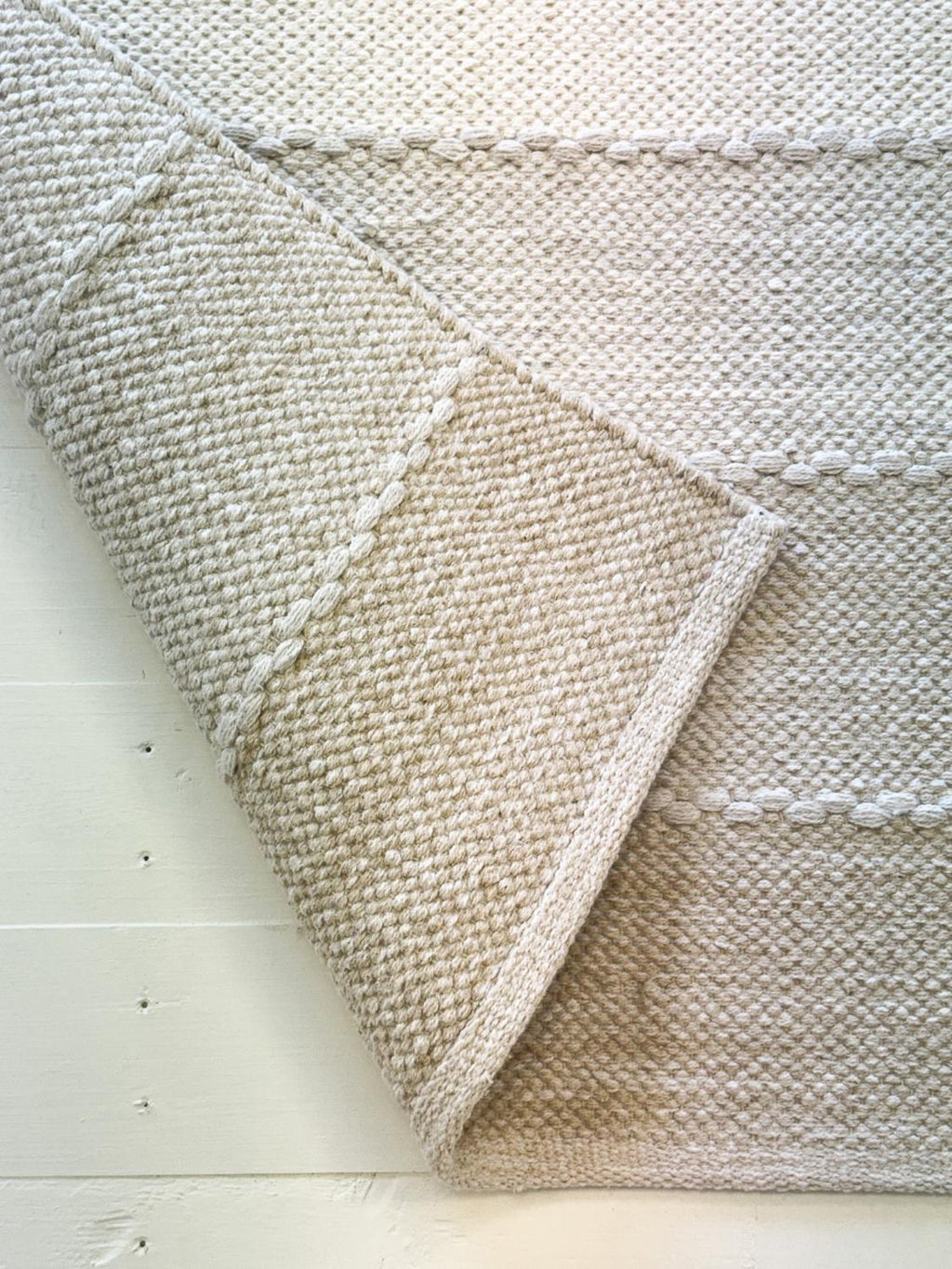 Lilleby Beige/Vit